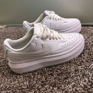 Nike Court Vision Alta